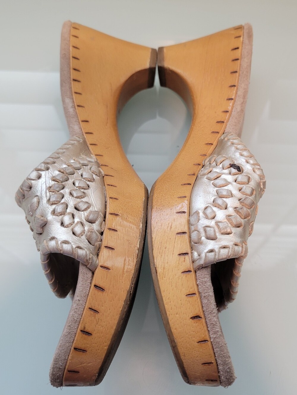 Jack Rogers Gold Metallic Heeled Sandals SZ 6.5 - Picture 3 of 8